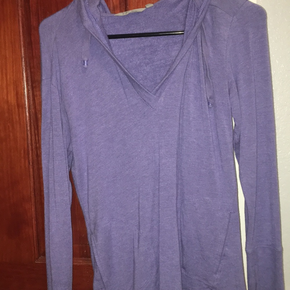 Light weight athlete sweatshirt